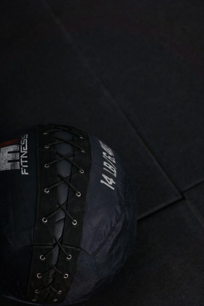 Commercial Grade Medicine Ball 8kg
